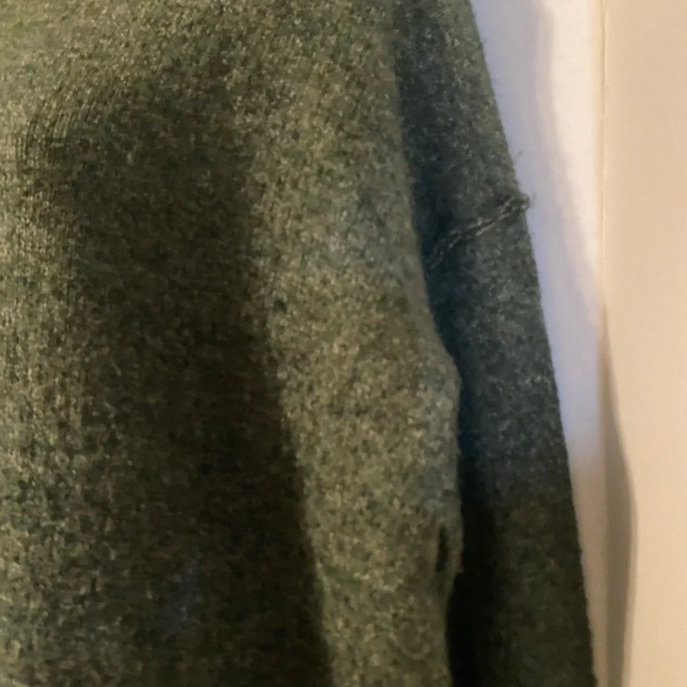 Legendary Outfitters Men's Forest Green Crewneck Sweater